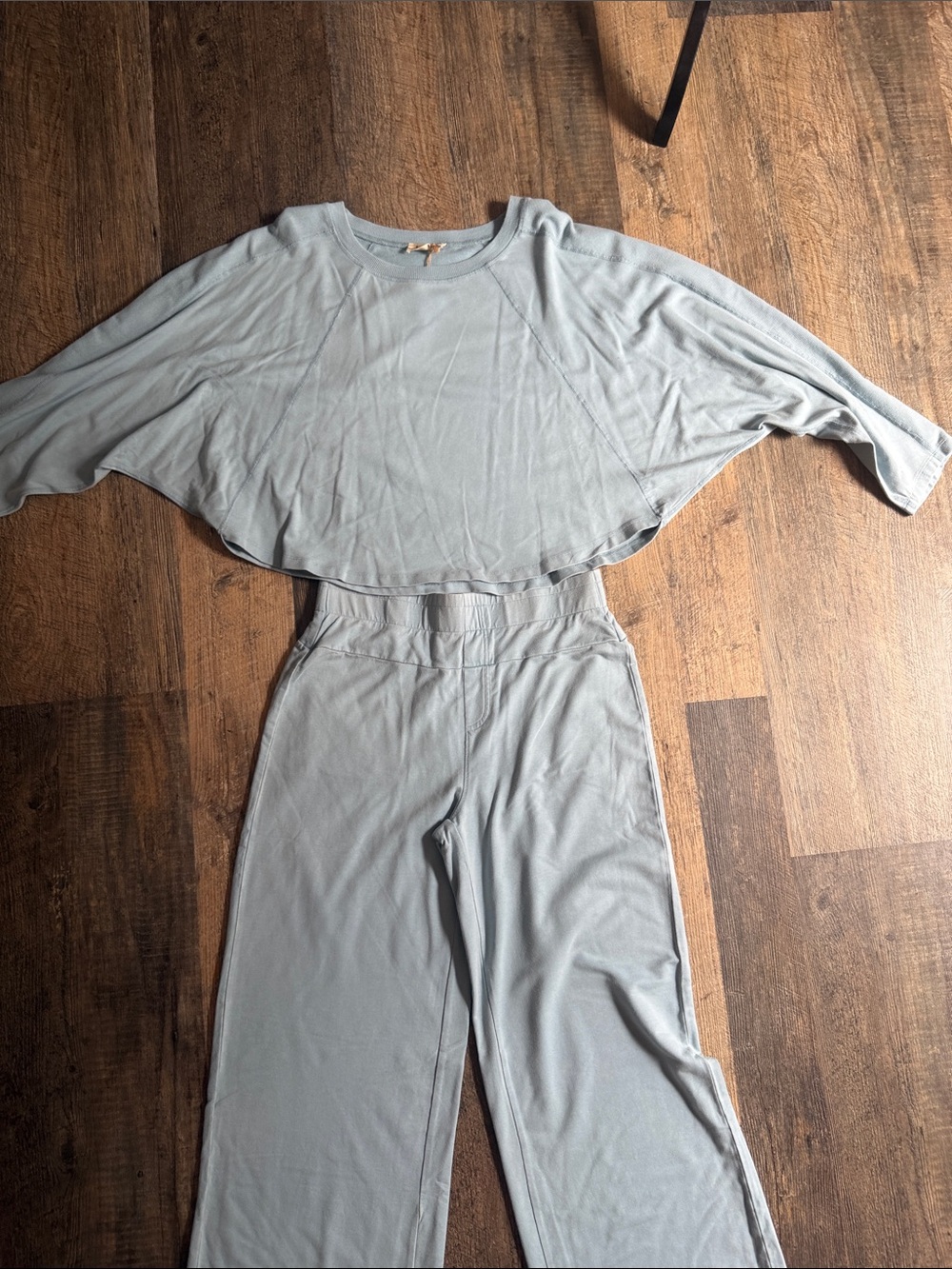 LaBiz Relaxed Light Blue Two-Piece Pantsuit — Crop Top & Wide Leg Pants. Size M